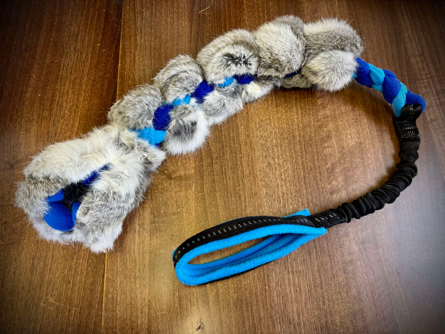 Fen Forest Rabbit braid tug with rabbit foodi